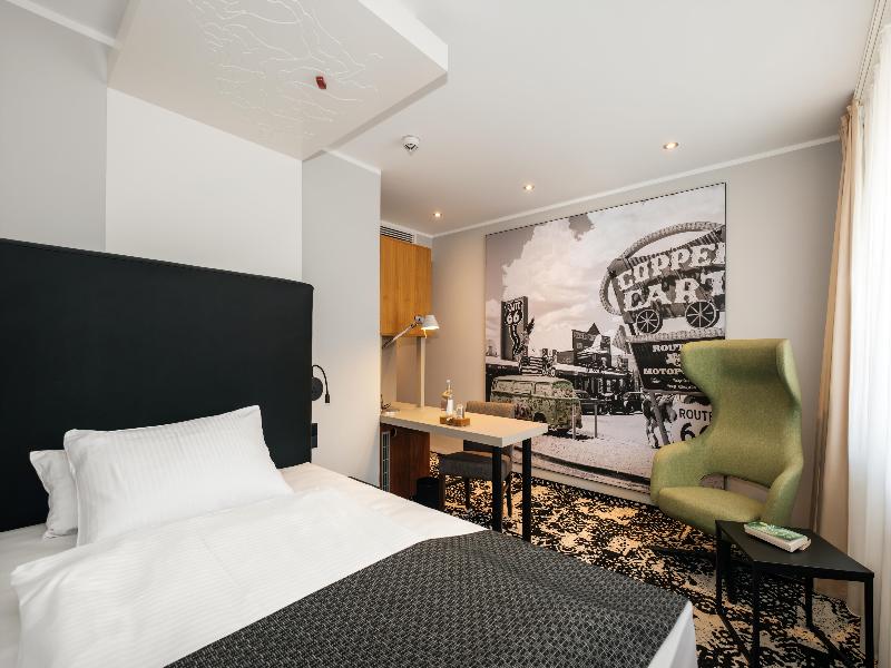 Global Inn image