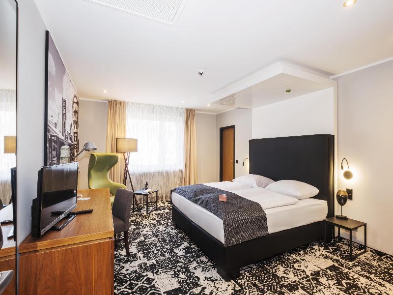Global Inn image
