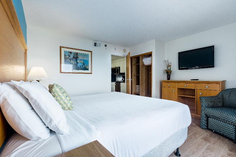 Ocean Key Resort image