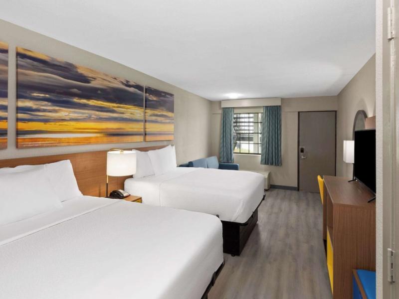 Days Inn & Suites By Wyndham Vicksburg image