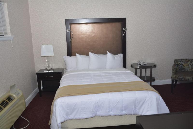 Atlantic Inn and Suites image
