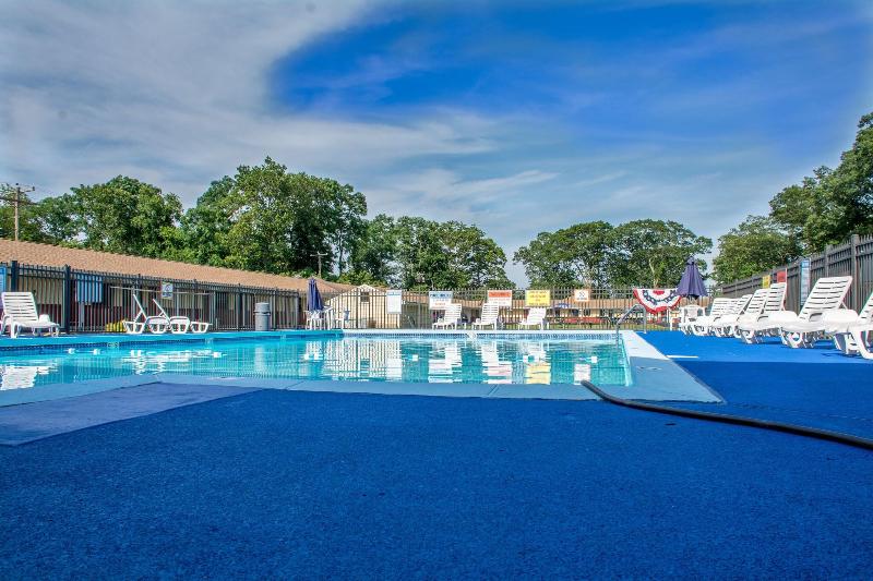 Atlantic Inn and Suites image
