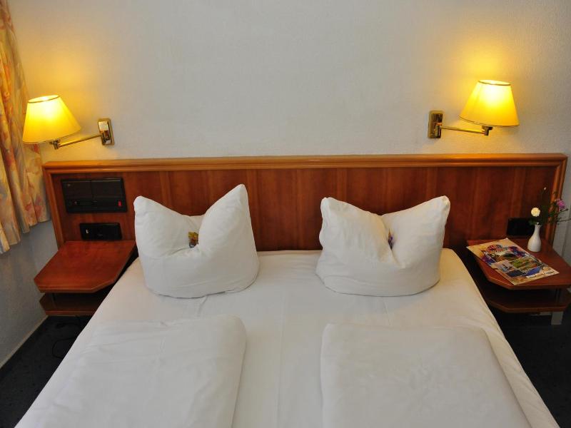 Brocki's Hotel Stadt Hamburg image