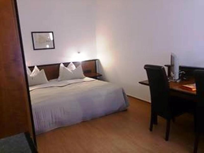 Brocki's Hotel Stadt Hamburg image