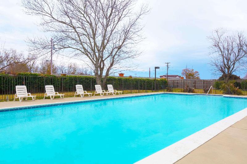 Baymont By Wyndham Lafayette image