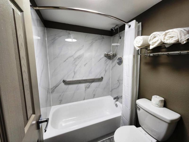 QUADRUPLE Accessible Two Double beds