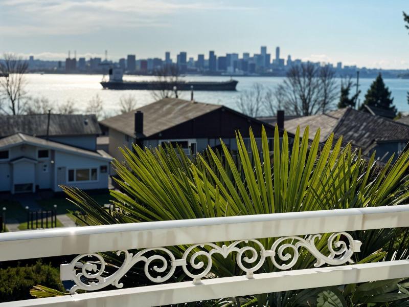 Ocean Breeze Executive Bed And Breakfast