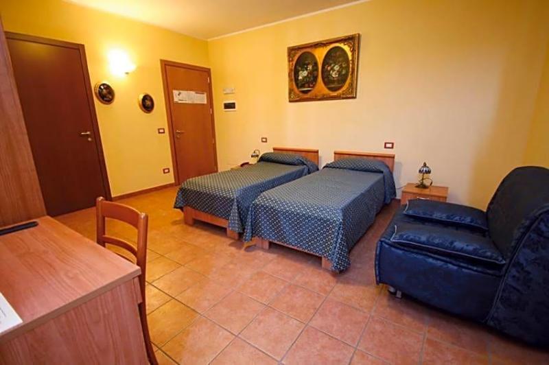 Albergo Corte Antica image