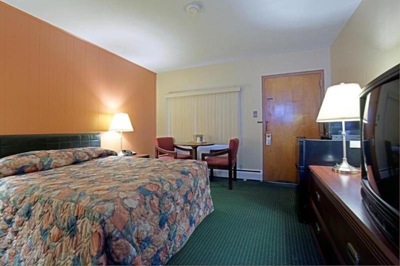 Americas Best Value Inn Bradford image