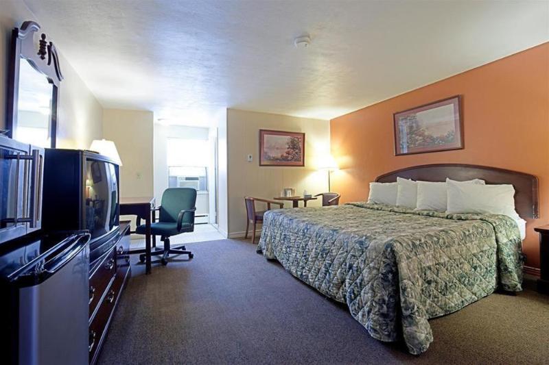 Americas Best Value Inn Bradford image