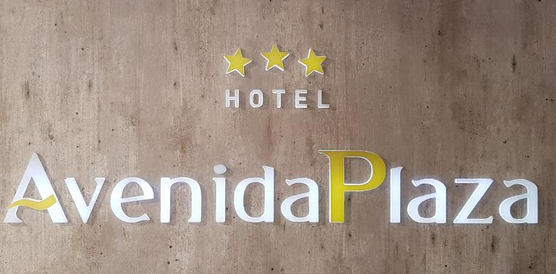 Avenida Plaza image