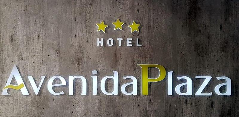 Avenida Plaza image