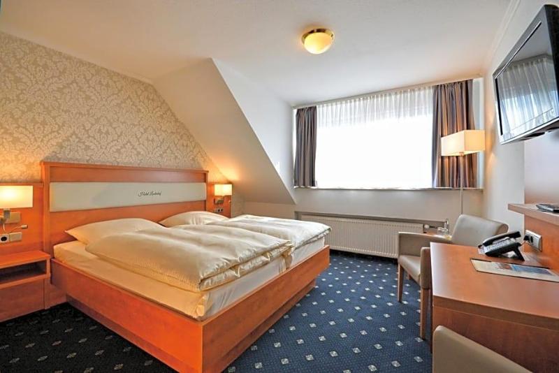 Landgasthaus Lindenhof image