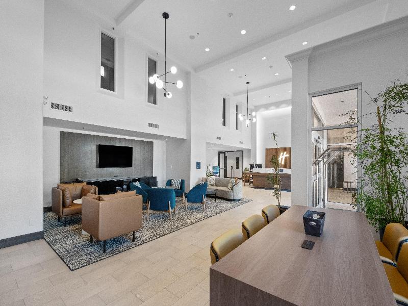 Holiday Inn & Suites Surrey East - Cloverdale