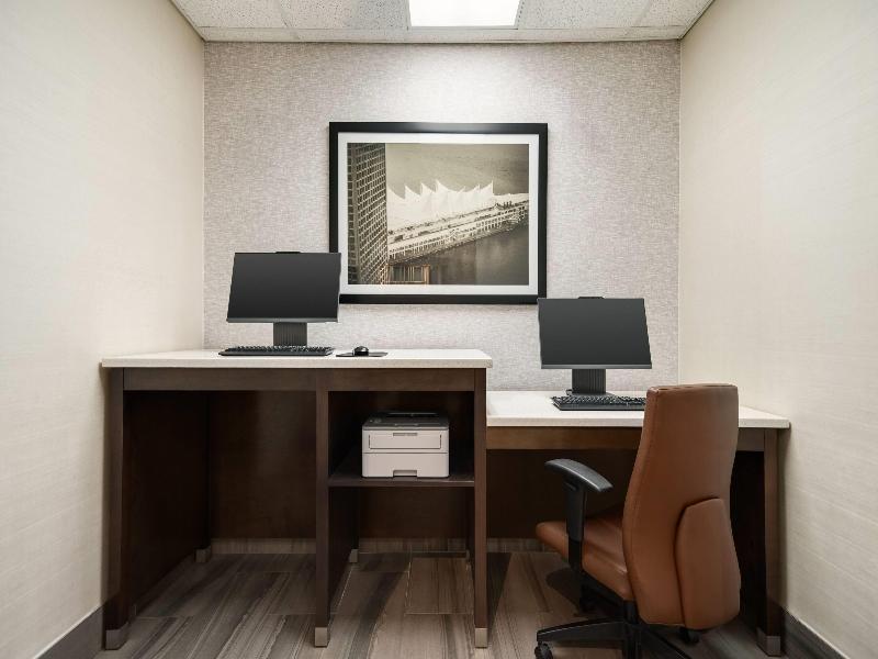 La Quinta Inn Vancouver Airport image
