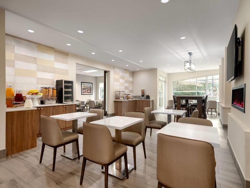 La Quinta Inn Vancouver Airport image