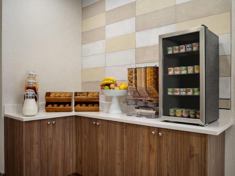 La Quinta Inn Vancouver Airport image