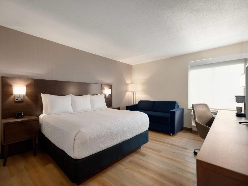 La Quinta Inn Vancouver Airport image