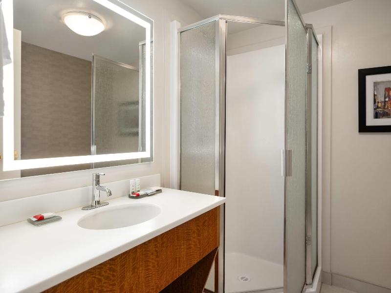 La Quinta Inn Vancouver Airport image