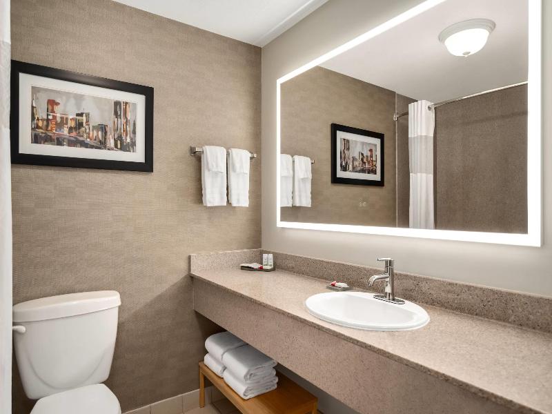 La Quinta Inn Vancouver Airport image