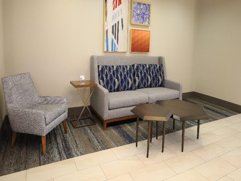 Holiday Inn Express Hotel & Suites Vancouver Mall image
