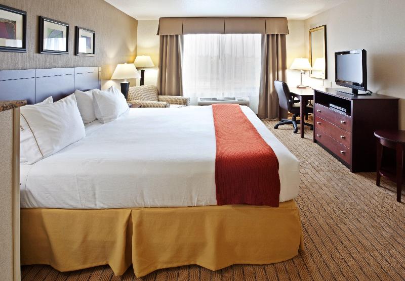 Holiday Inn Express Hotel & Suites Vancouver Mall photo 17