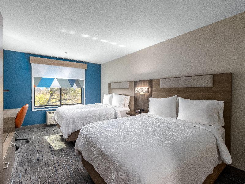 Holiday Inn Express Hotel & Suites Vancouver Mall image