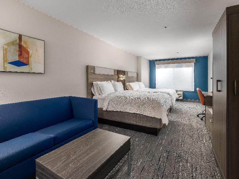 Holiday Inn Express Hotel & Suites Vancouver Mall image