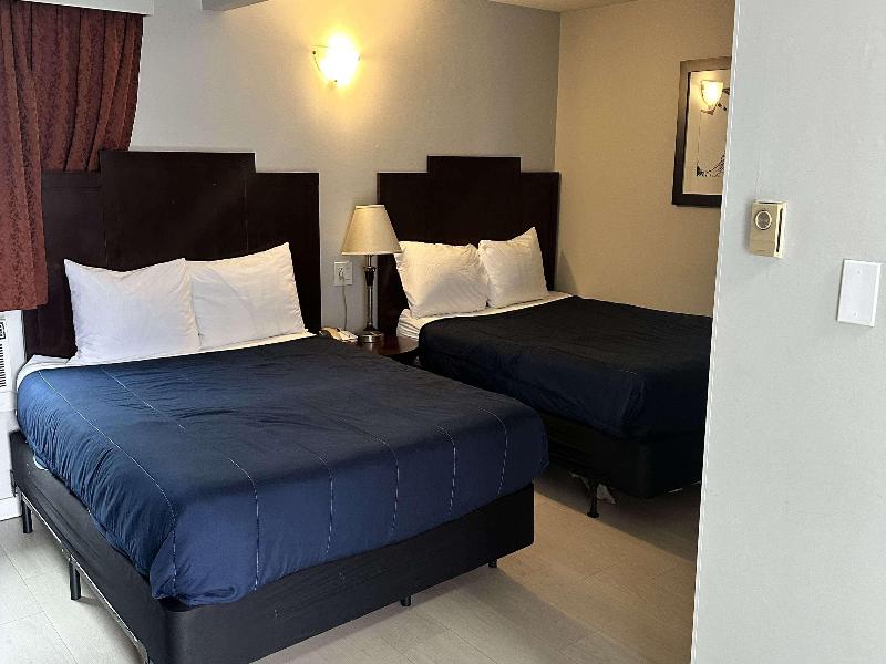 Travelodge By Wyndham Langley image
