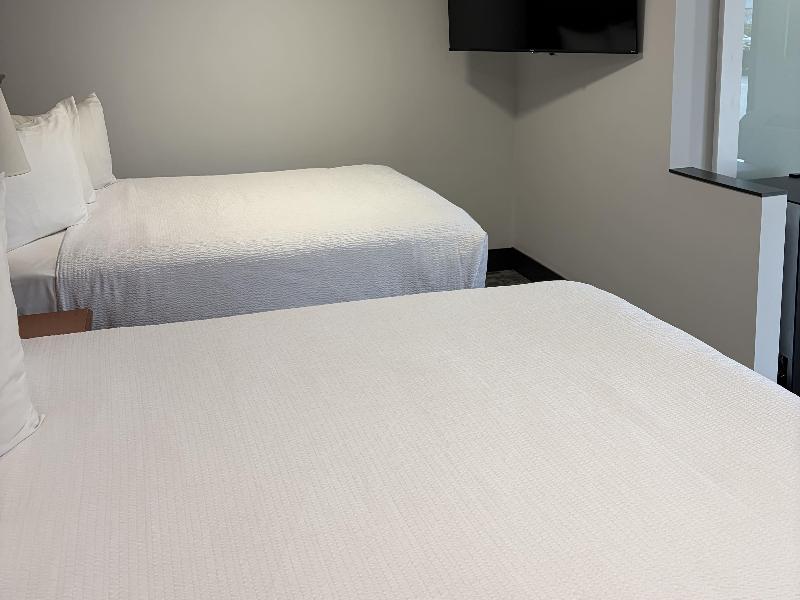 Travelodge By Wyndham Langley image