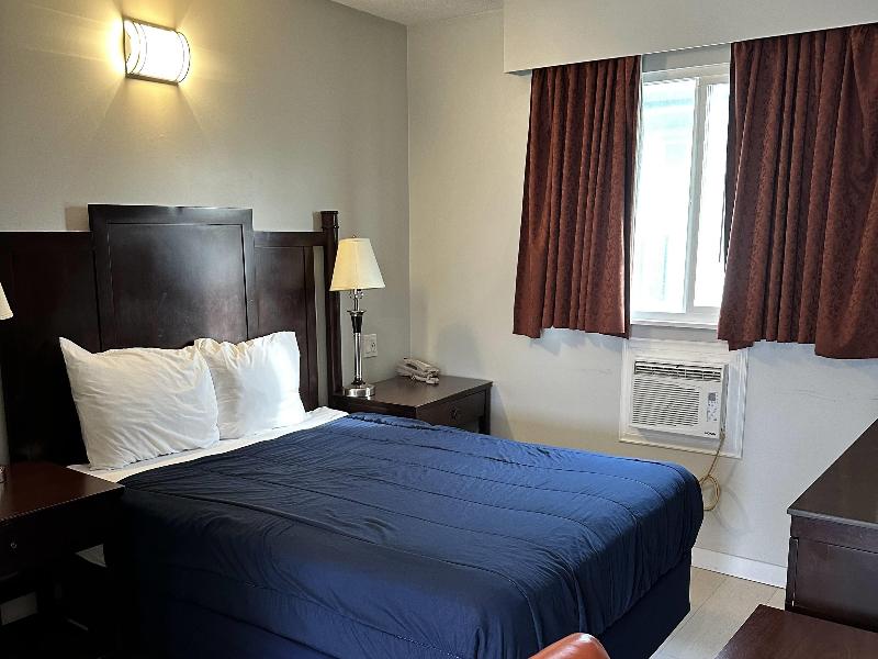 Travelodge By Wyndham Langley image