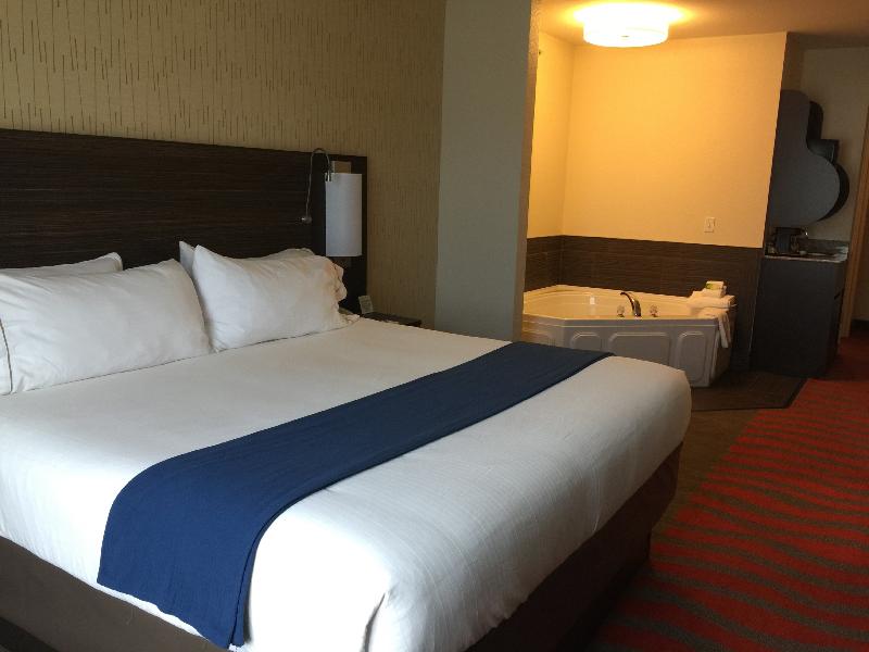 Holiday Inn Express Bradford photo 12