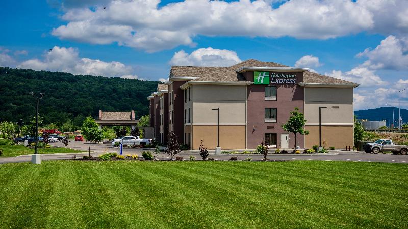 Holiday Inn Express Bradford image