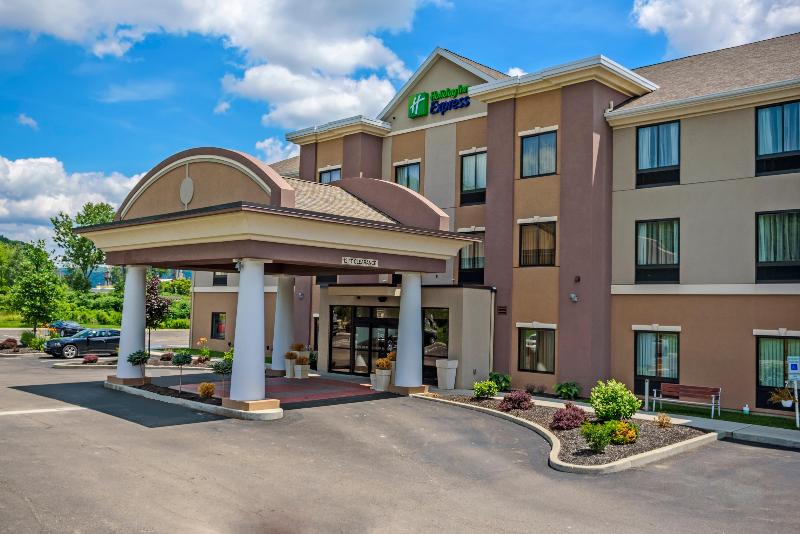 Holiday Inn Express Bradford image