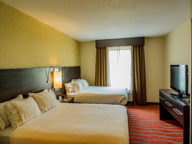 SUITE TWO QUEEN BEDS