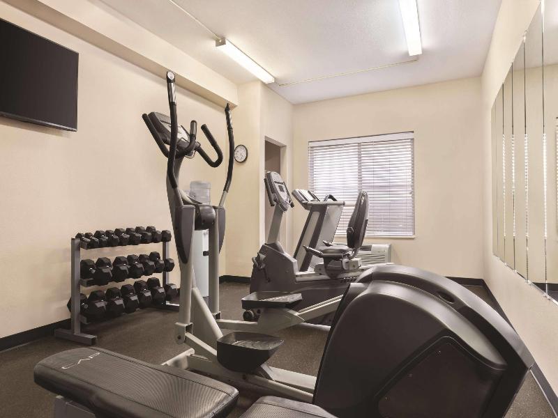 Country Inn & Suites By Radisson, Wytheville, Va image