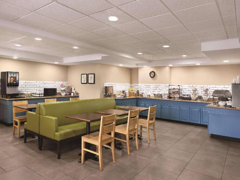 Country Inn & Suites By Radisson, Wytheville, Va image