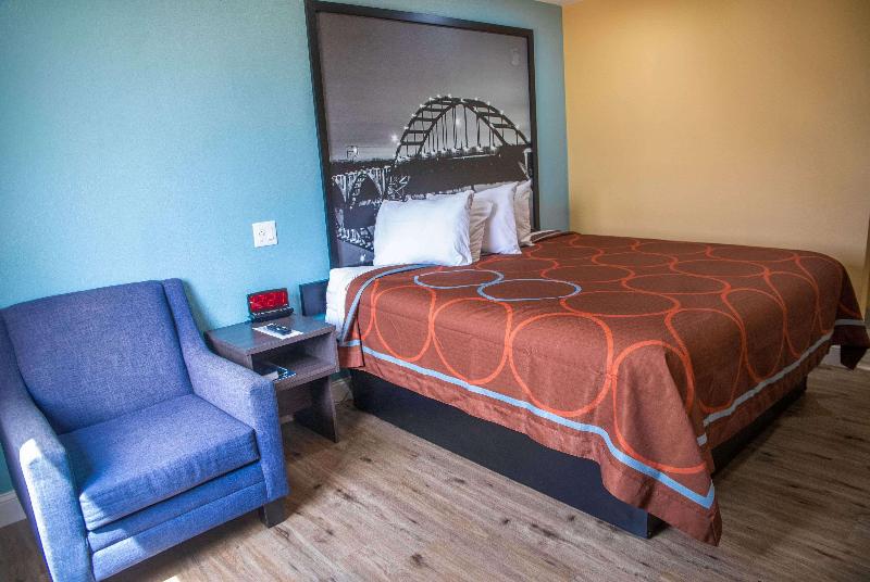 Super 8 By Wyndham Mountain Home image