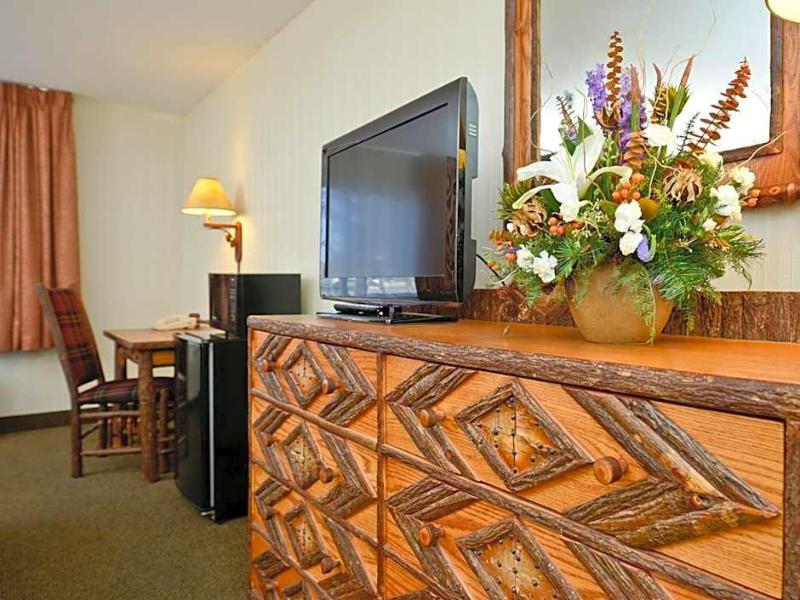Clubhouse Inn West Yellowstone image
