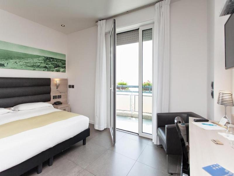Hotel Adlon image