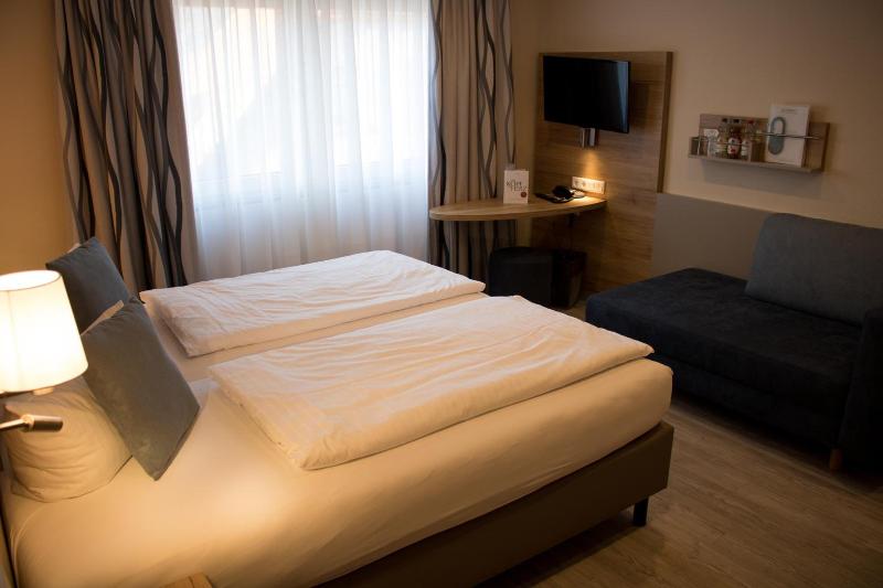 Hotel Weinklause Rosenbusch image