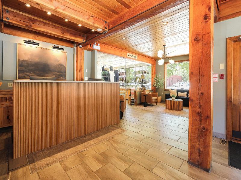 Bayshore Inn Resort & Spa