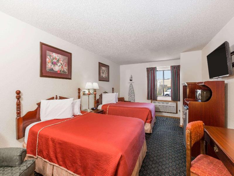 Howard Johnson By Wyndham Wichita Airport image