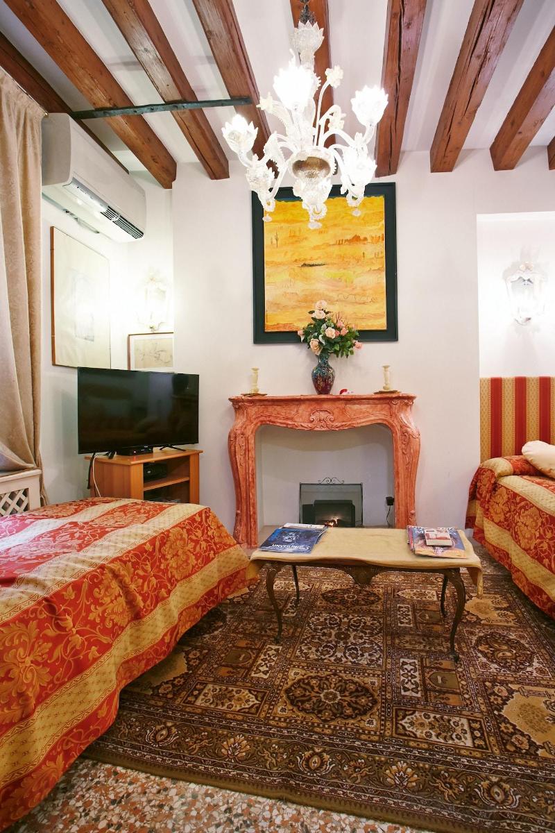 Hotel San Luca image