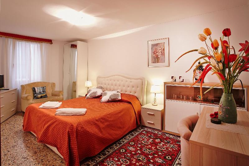 Hotel San Luca image
