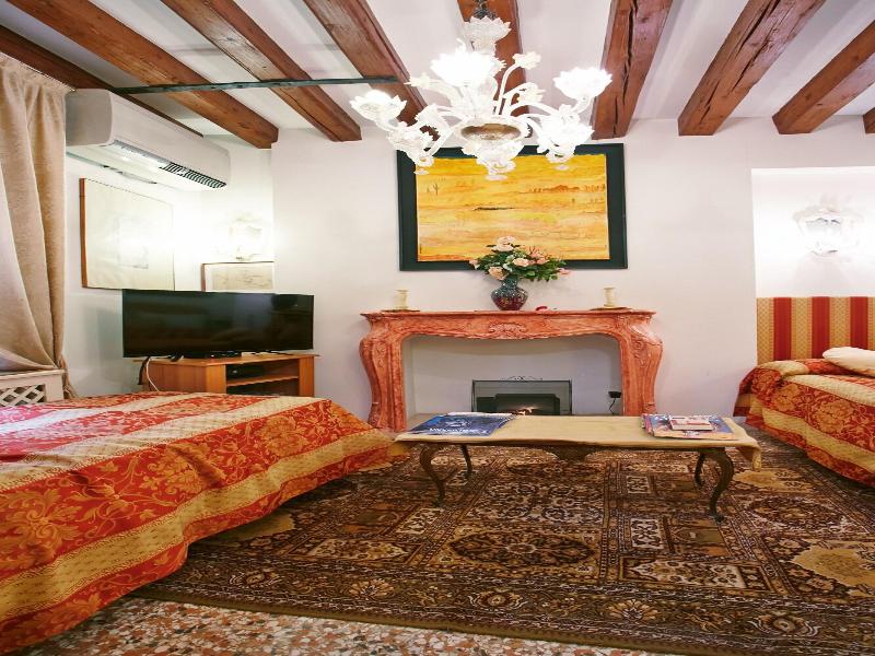 Hotel San Luca image