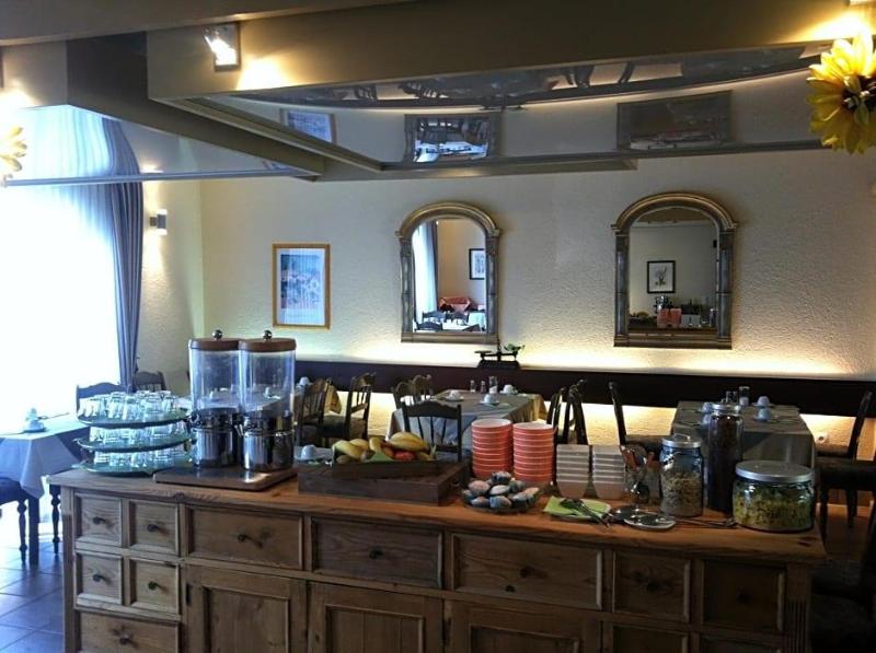 Tauberhotel Kette image