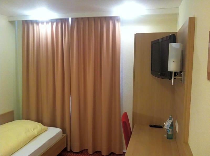 Tauberhotel Kette image