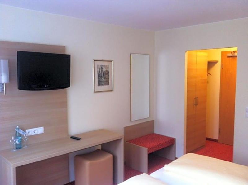Tauberhotel Kette image