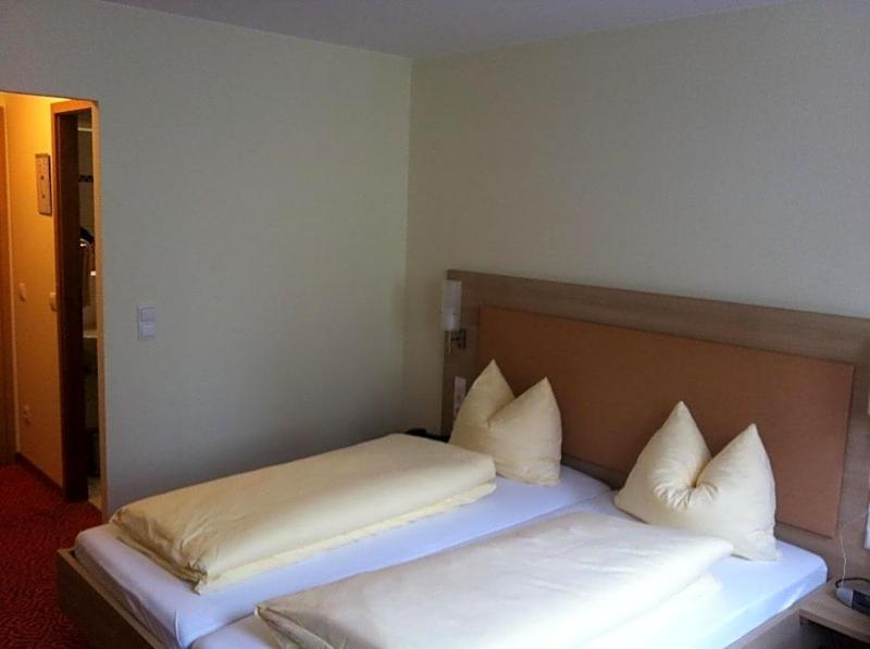 Tauberhotel Kette image